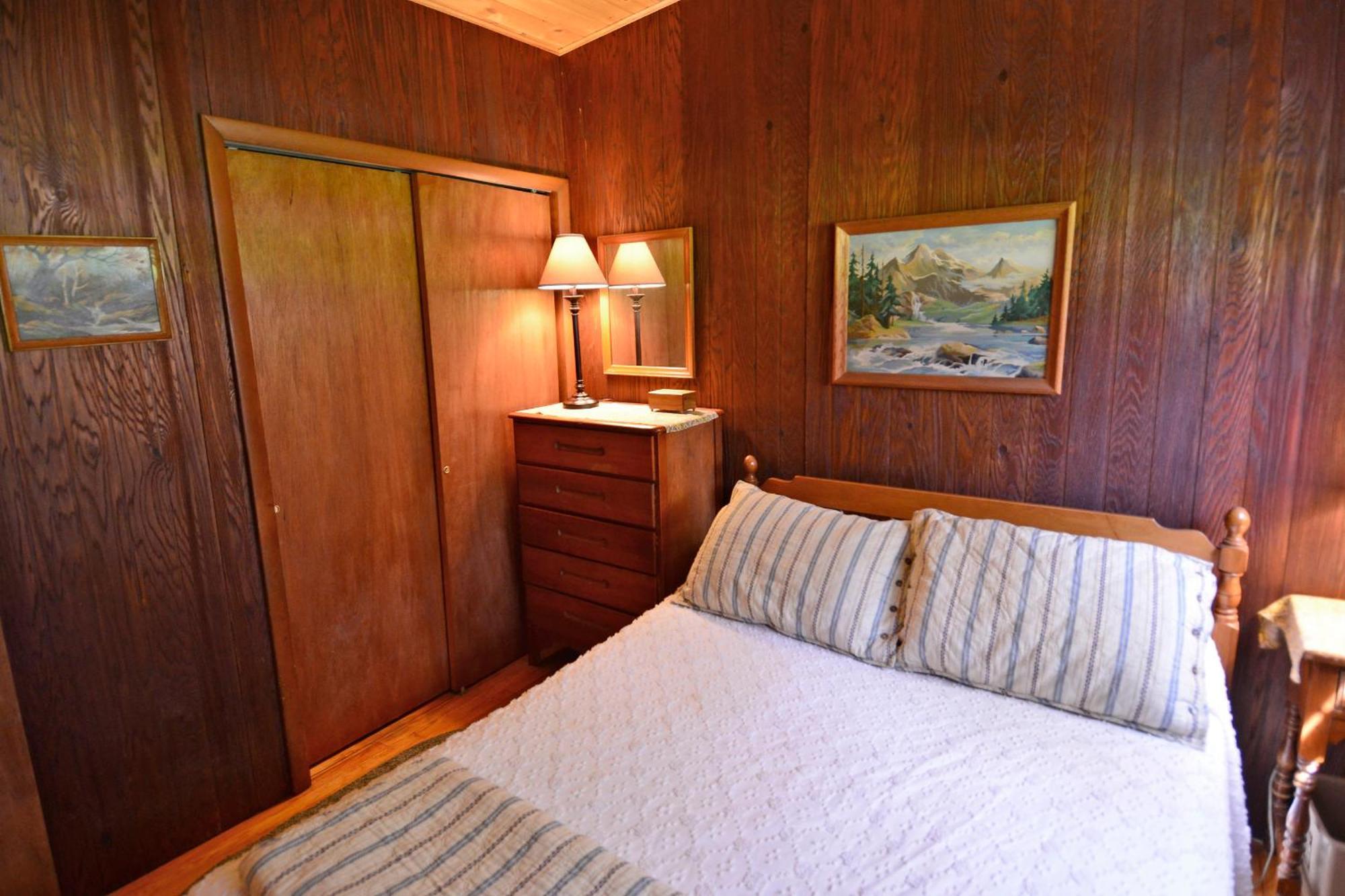 Countryside Cottages Bartonsville Room photo